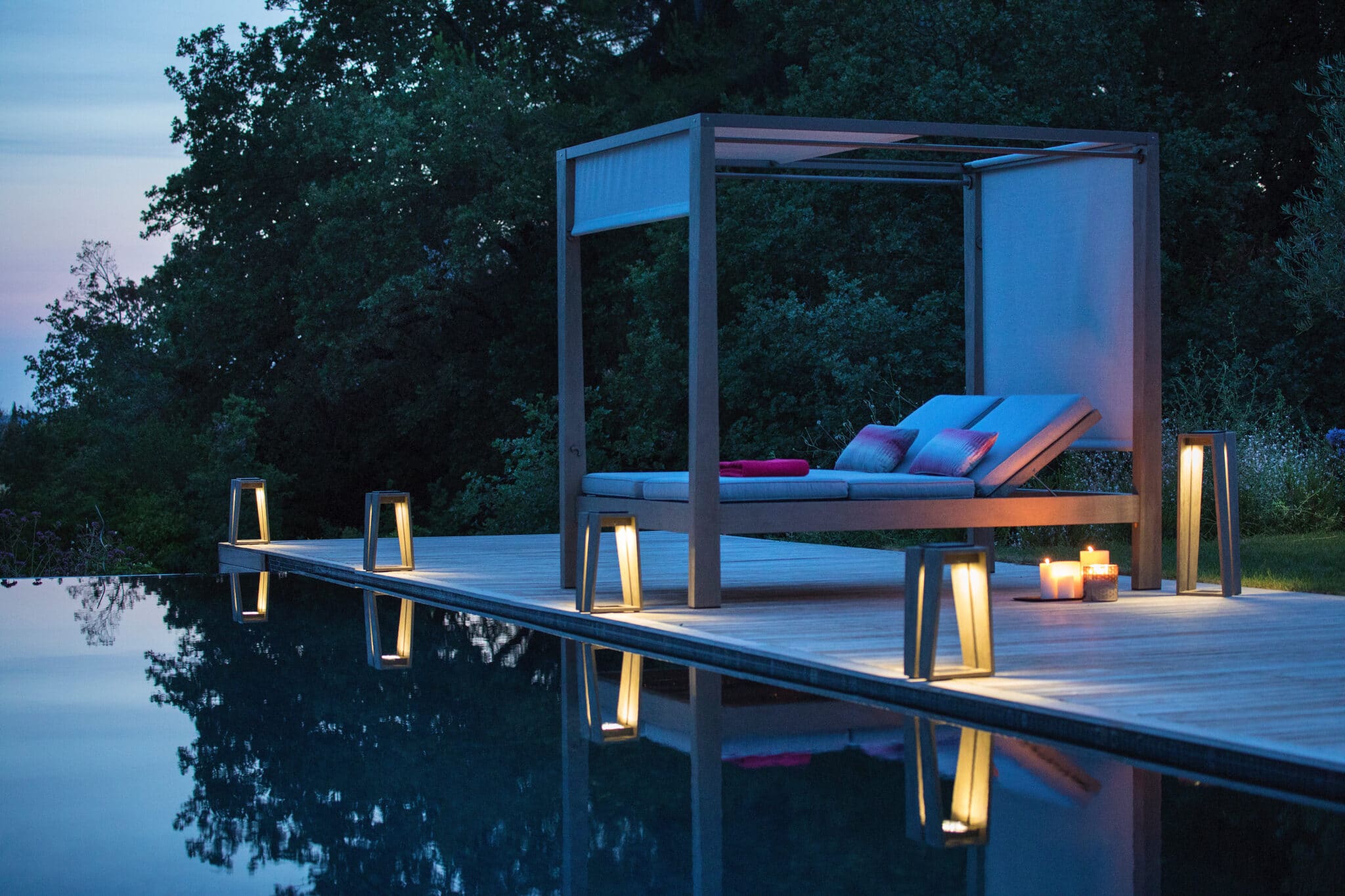 Lanterne SKAAL 500 Lumens 70 cm – Teck massif – Image 2