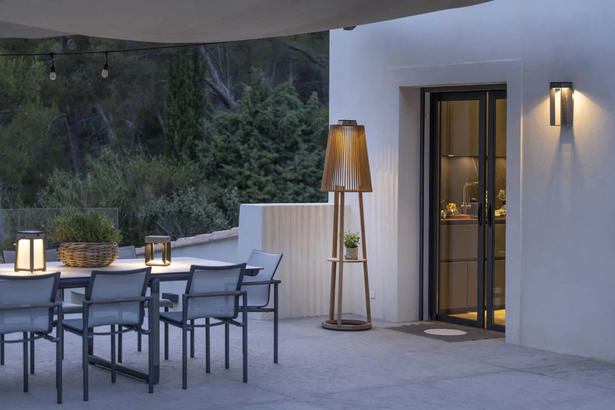 Lampe de table TECKALU 300 Lumens 21 cm Noir – Image 8