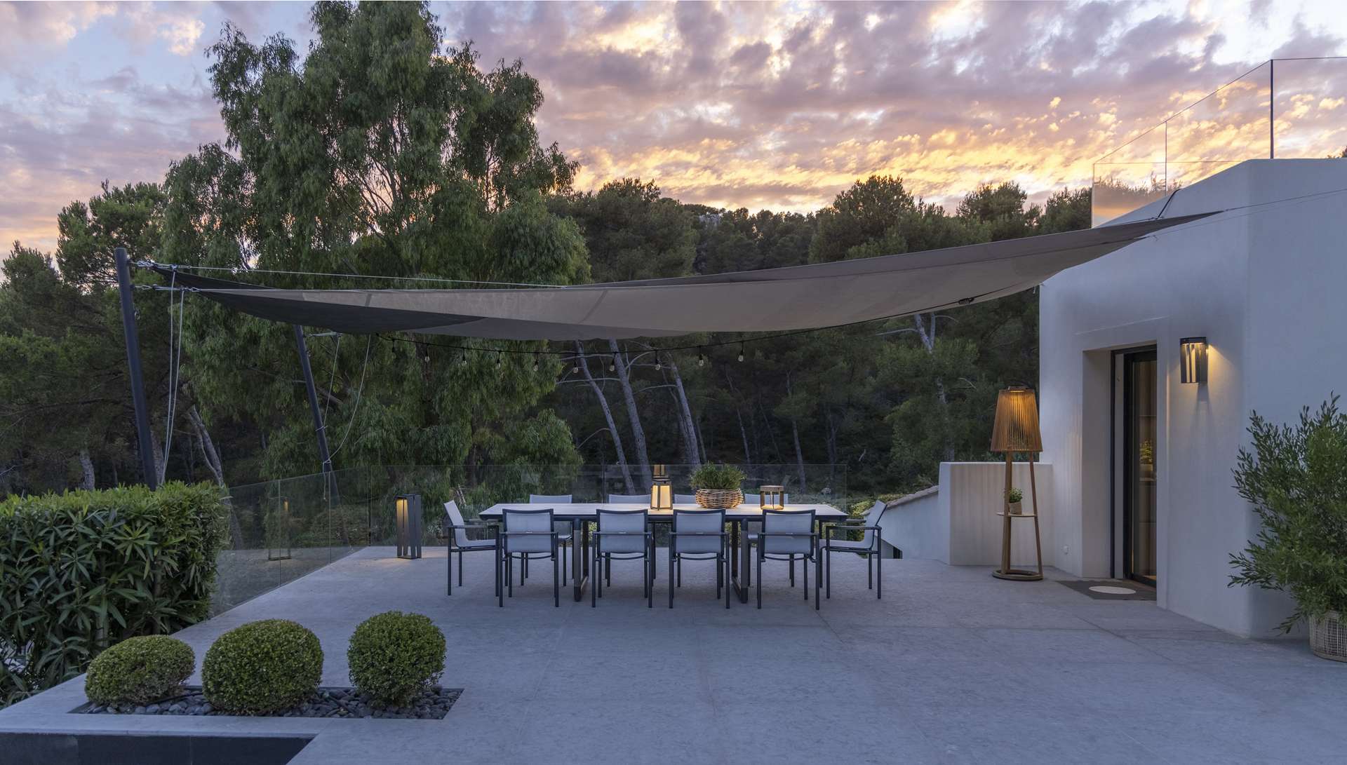 Table extensible BASTINGAGE – béton ciré gris espace – Image 7