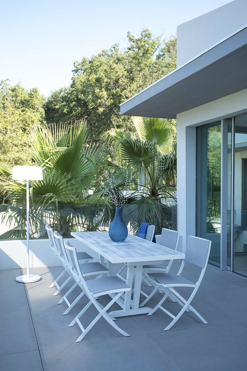 Chaise pliante AMAKA – blanc gris clair – Image 2