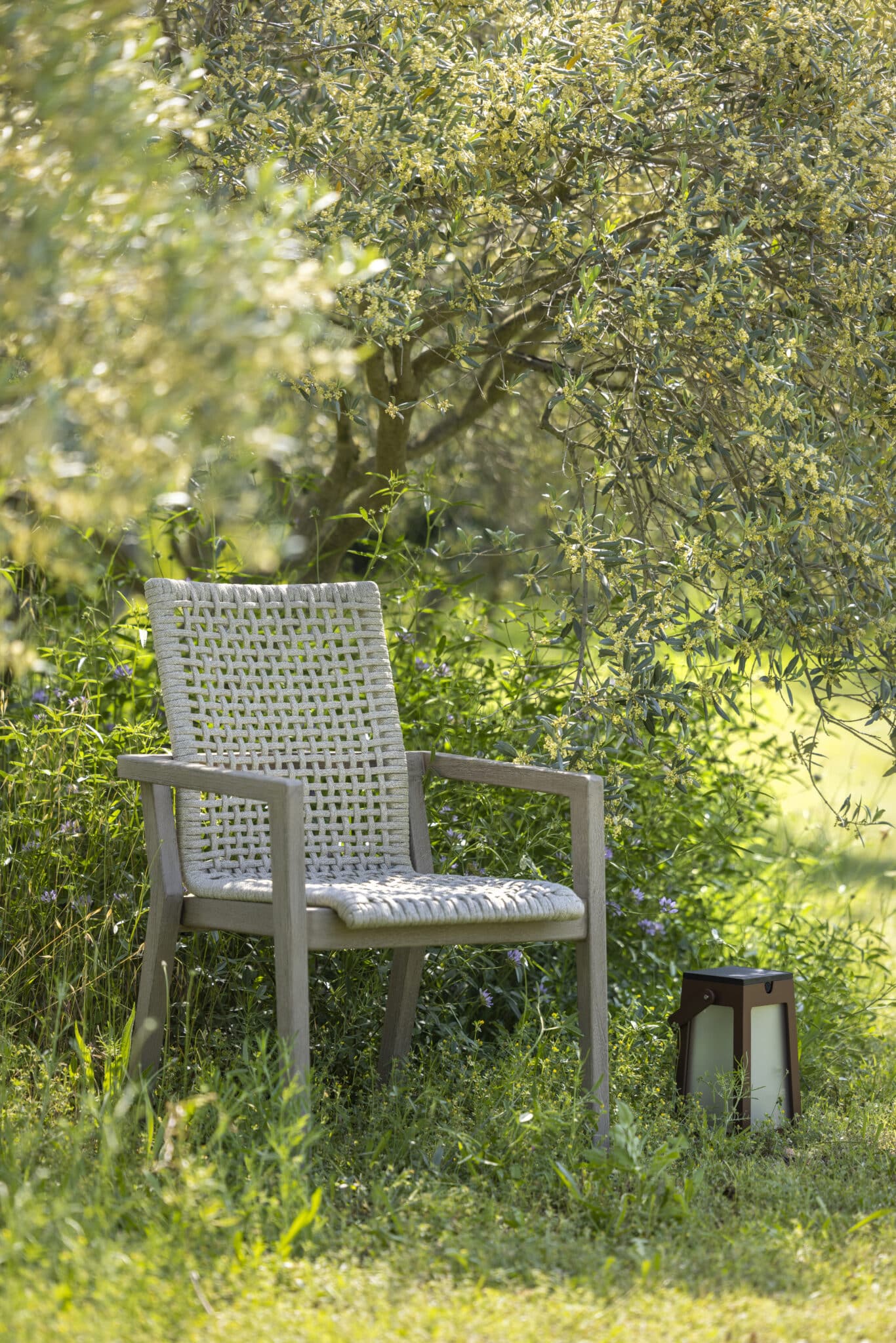 Fauteuil empilable tressé COPENHAGUE – Corde plate beige chiné – Image 8