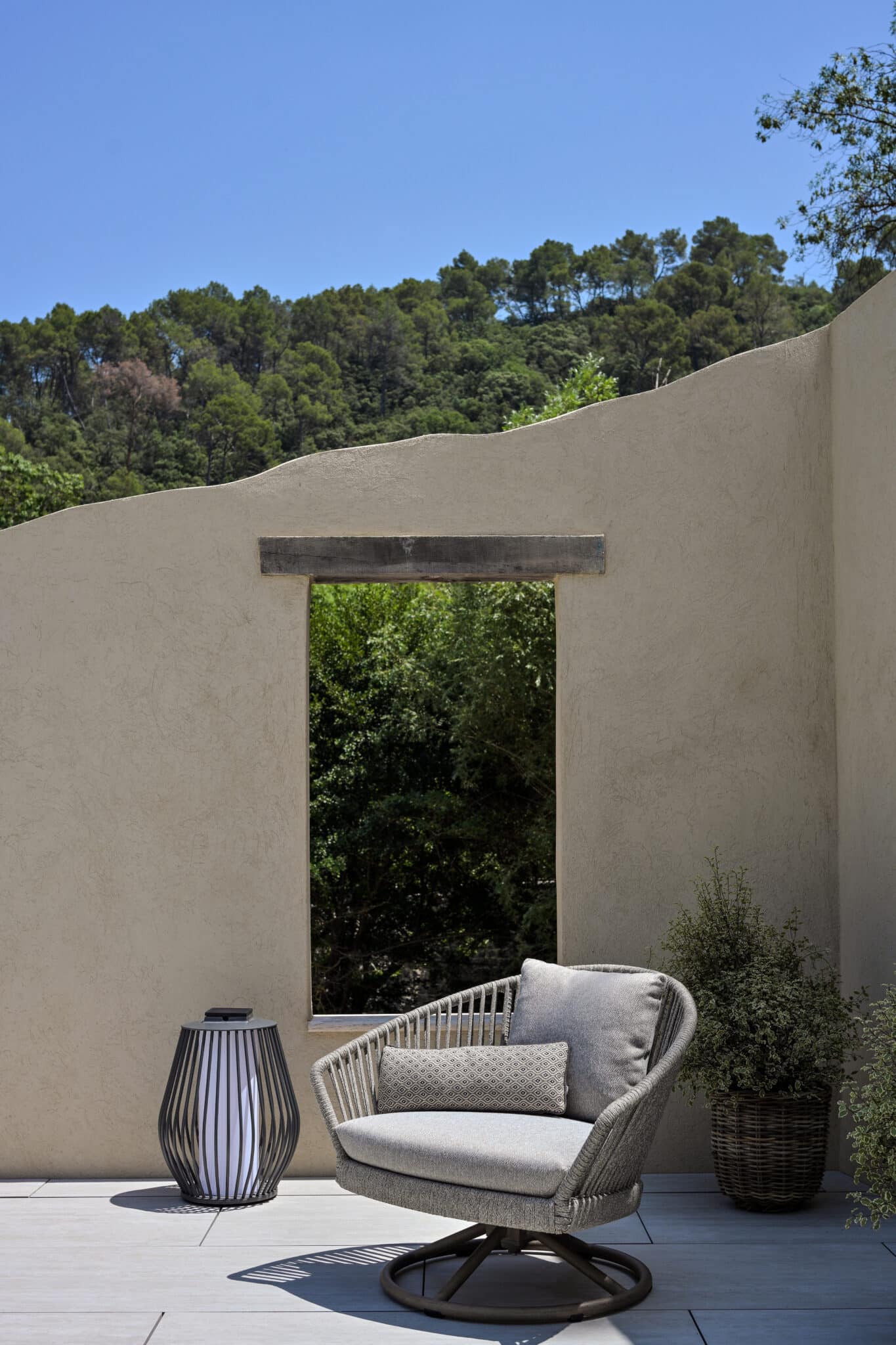 Fauteuil bas rotatif 360° Selva – Image 3