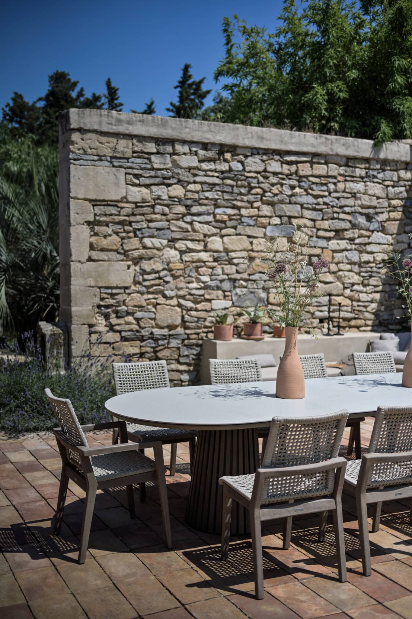 Fauteuil empilable tressé COPENHAGUE – Corde plate beige chiné – Image 2