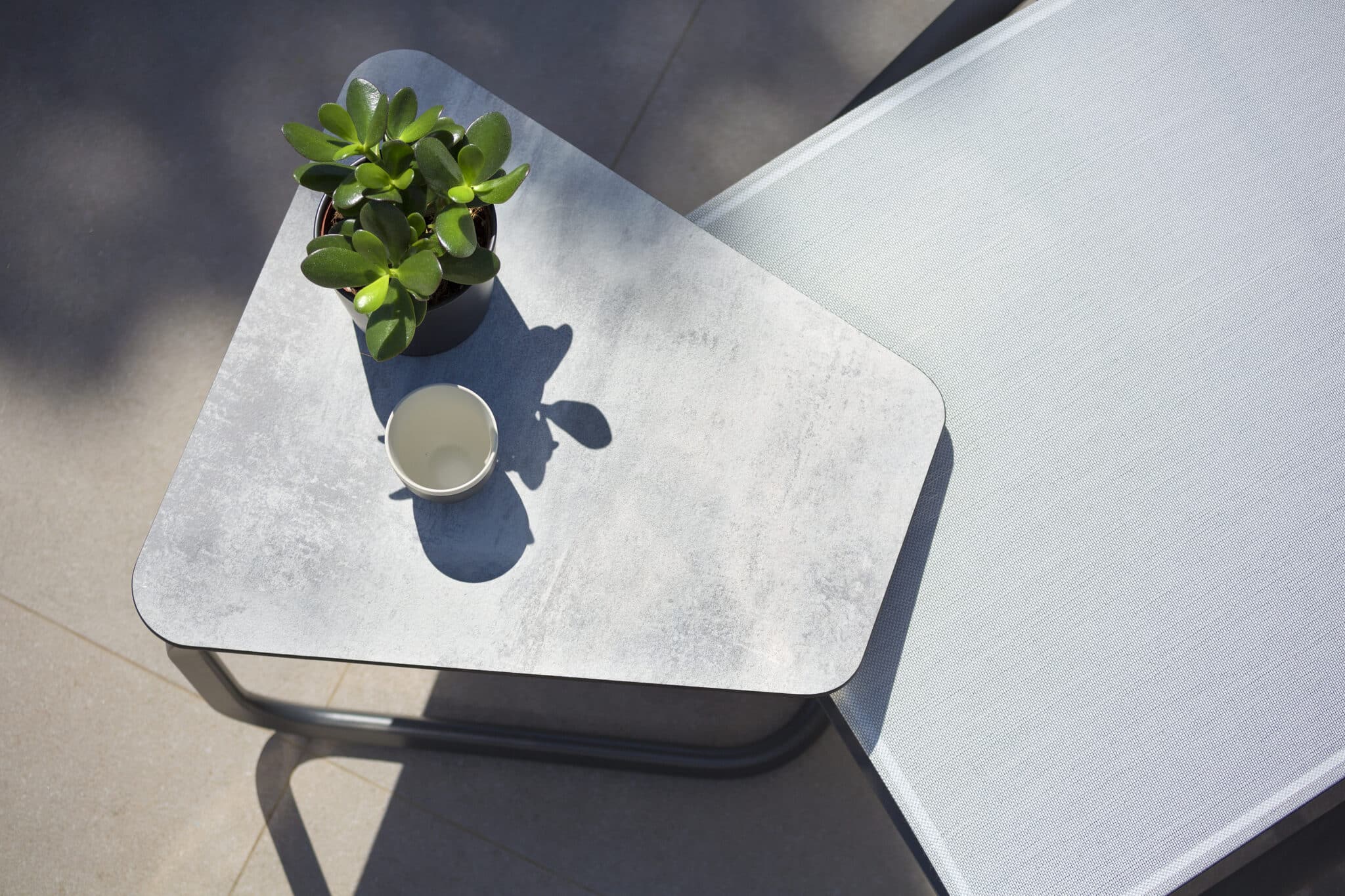 Table basse HPL YOLO – gris espace béton ciré – Image 3