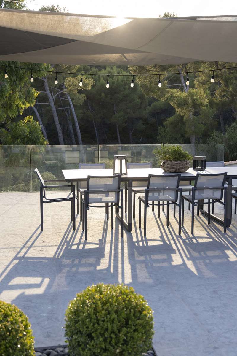 Table extensible BASTINGAGE – béton ciré gris espace – Image 5