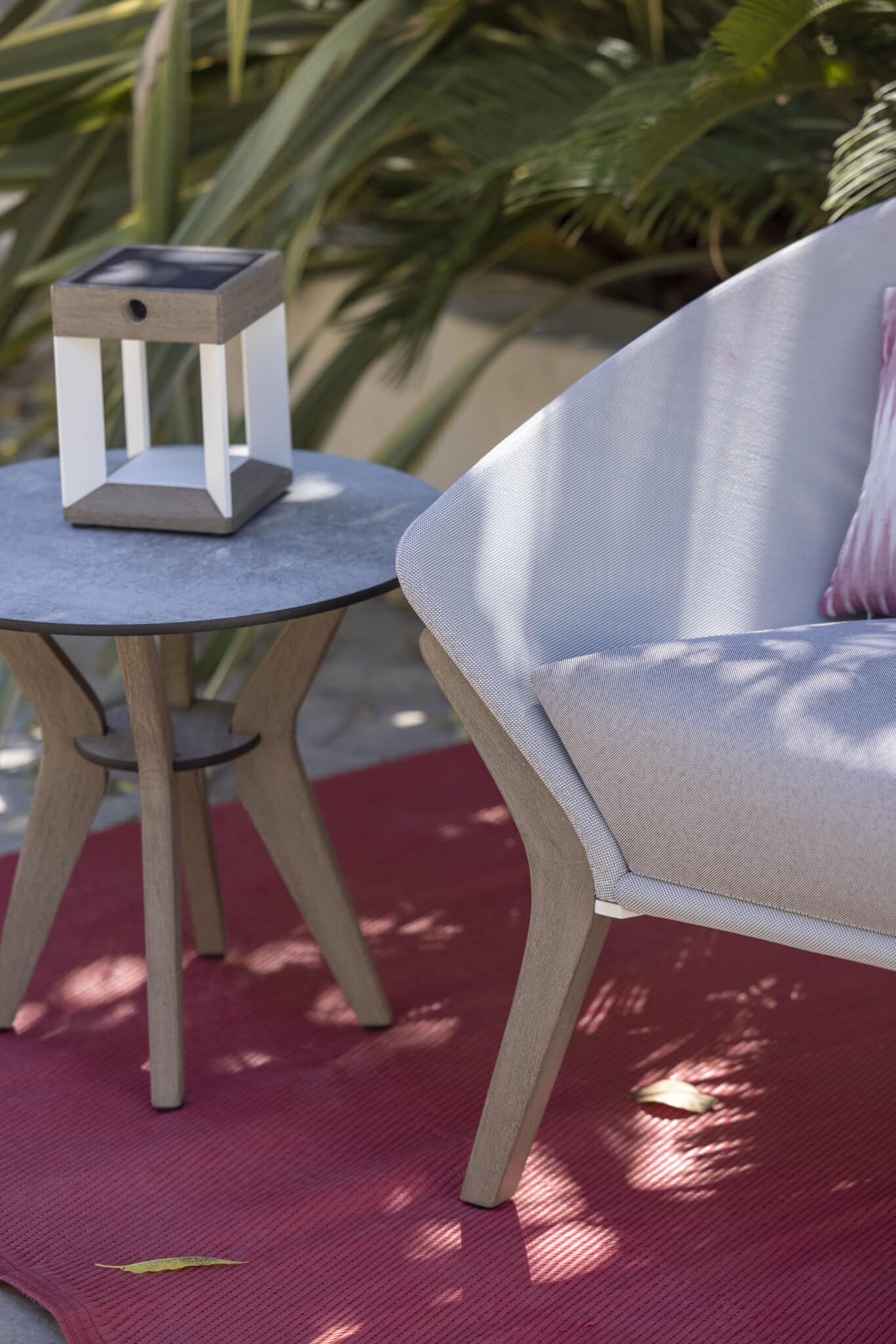 Table basse SELVA Ø50 – HPL béton ciré – Image 3